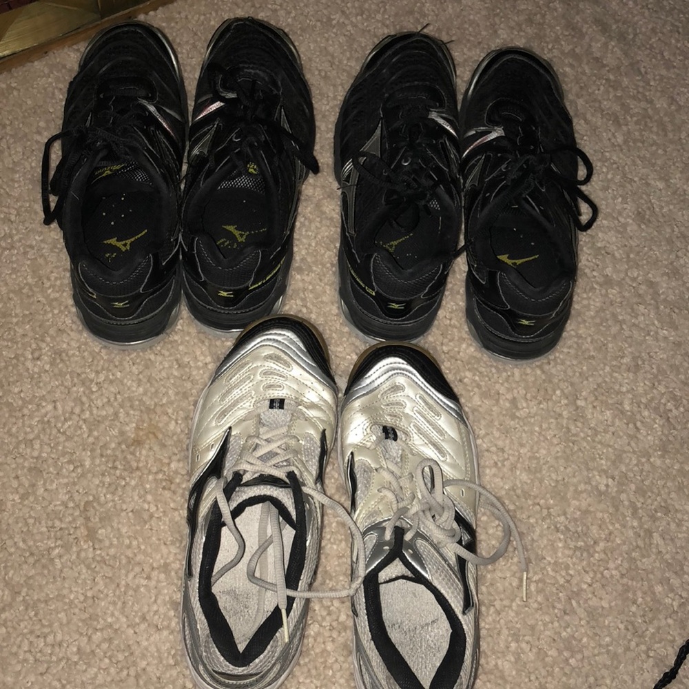 3 mizuno wave lightning RX - size 8